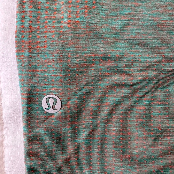 Lululemon Men’s Tech Shirt - Picture 3 of 5